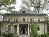 This Week’s Find: Italian Renaissance Meets Four Square